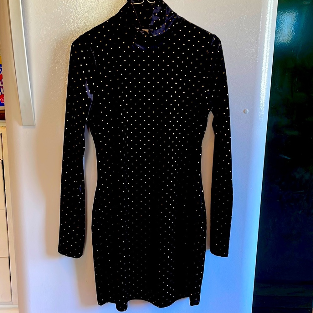 Bodycon gold and black velvet dress
